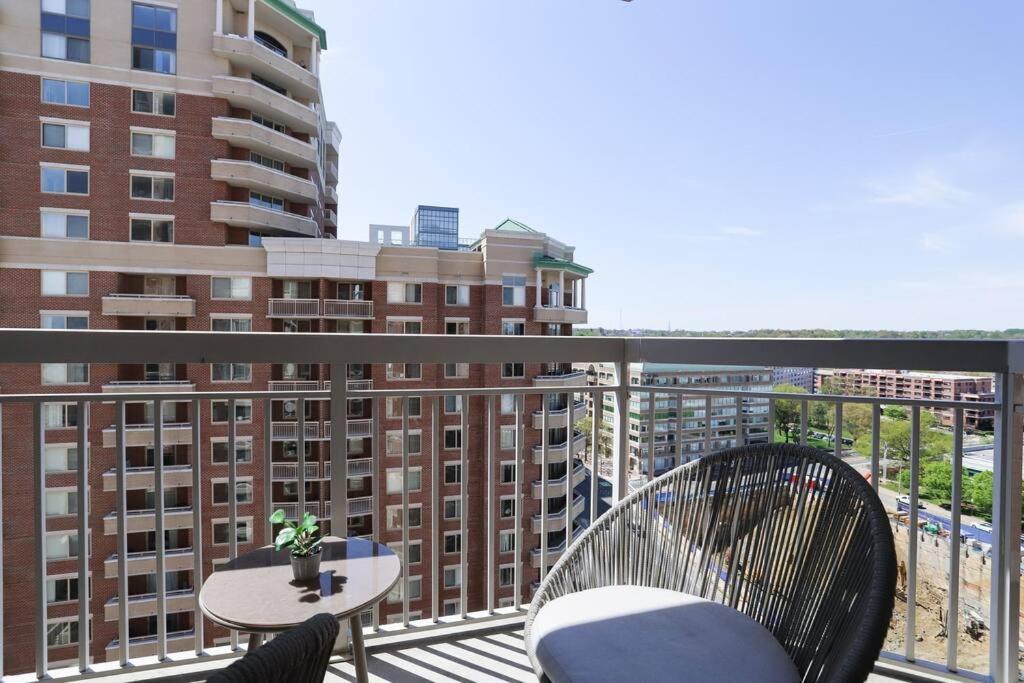 Bright Apartment Walk To Ballston Metro Arlington Eksteriør billede