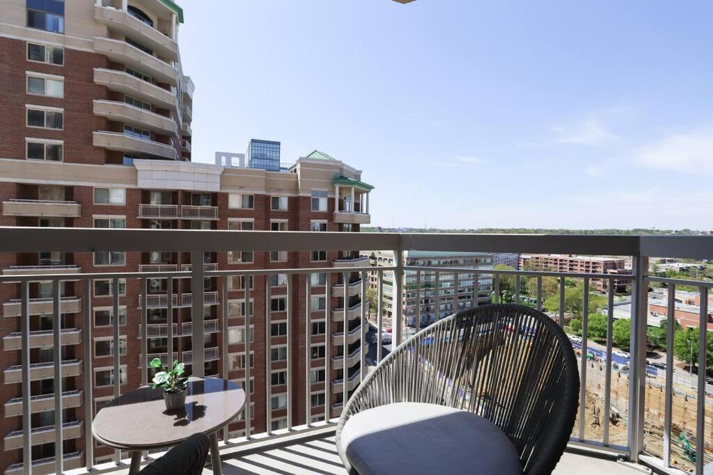Bright Apartment Walk To Ballston Metro Arlington Eksteriør billede
